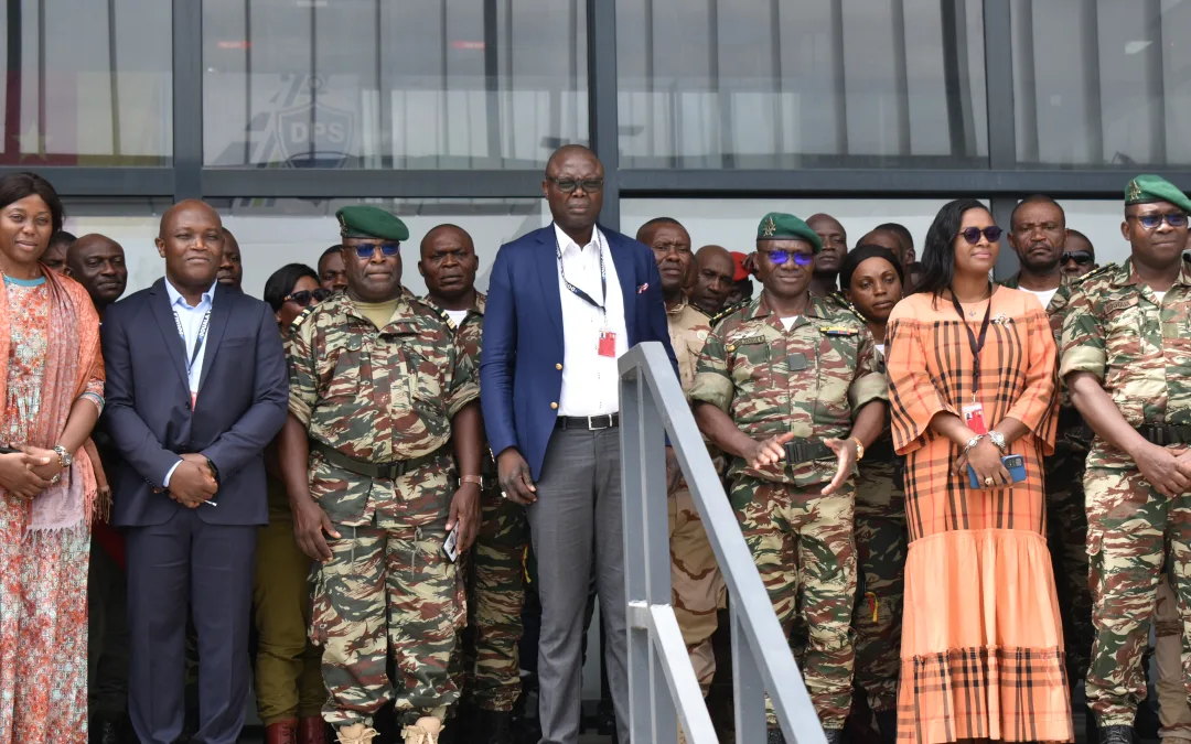LES OFFICIERS DU 43ÈME STAGE DES COMMANDANTS D’UNITÉ DE L’EMIA EN VISITE AU PORT DE DOUALA-BONABÉRI