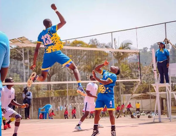 LE PAD VOLLEY-BALL PERFORME À DSCHANG